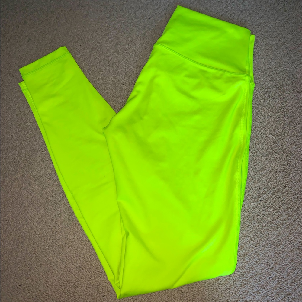 NWOT Lululemon Wunder Under Leggings